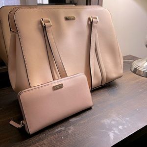 Women’s case, spade, medium handbag and matching wallet color is pale pink